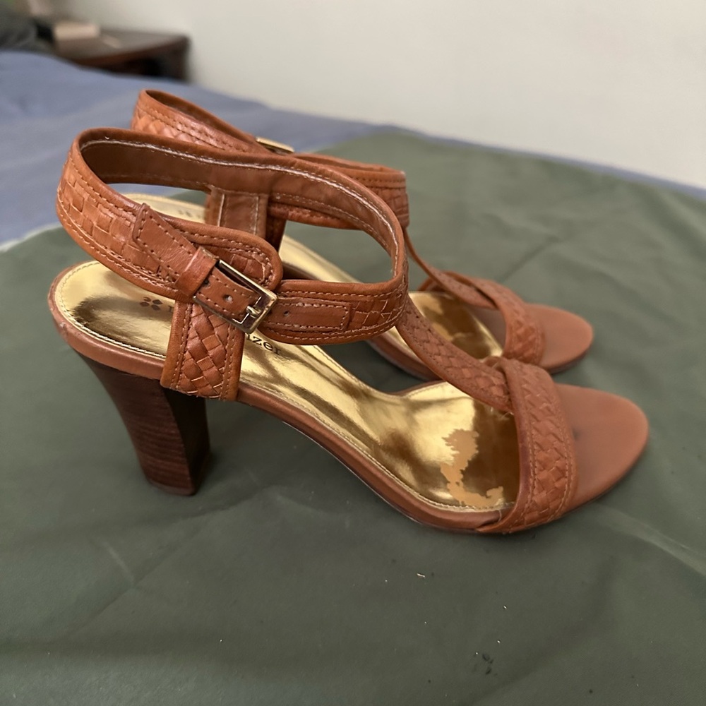 Comfortably elegant, Tan chunky Heeled Sandals